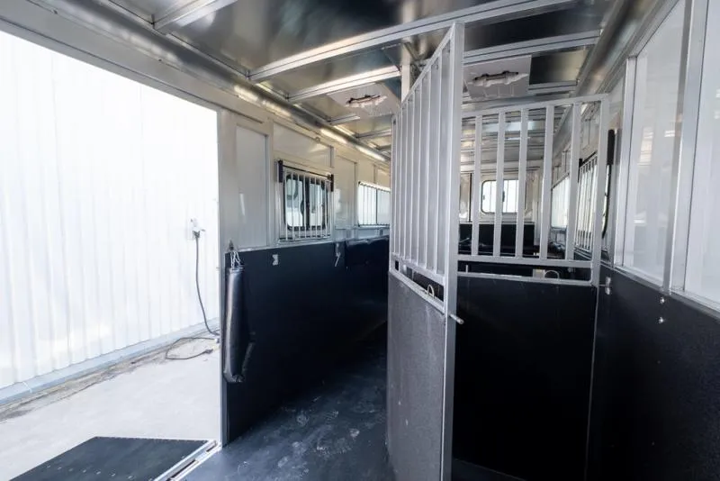 new Horse Trailers Sundowner Trailers  for sale, in Seguin, TX Thumbnail 11