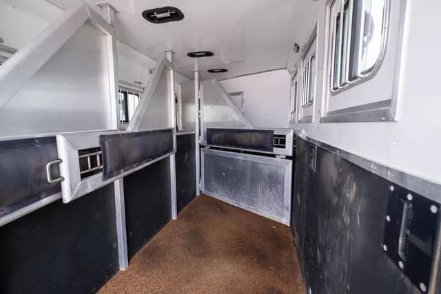 used Horse Trailers Lakota  for sale, in Seguin, TX Thumbnail 15