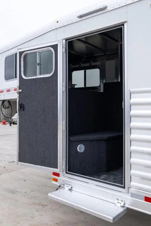 used Horse Trailers Elite Trailers  for sale, in Seguin, TX Thumbnail 15