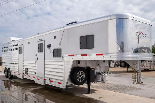 used Horse Trailers Exiss Trailers  for sale, in Seguin, TX Thumbnail 4