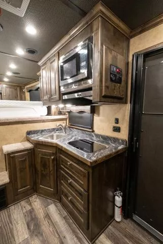 used Horse Trailers Cimarron Trailers  for sale, in Seguin, TX Thumbnail 10