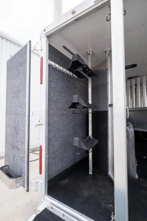 used Horse Trailers Merhow Trailers  for sale, in Seguin, TX Thumbnail 27