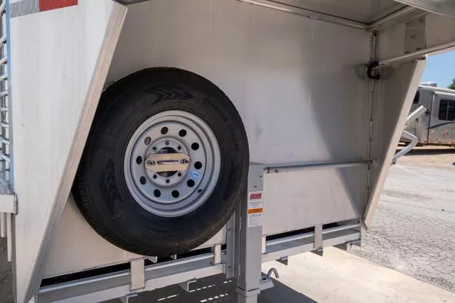 new Stock / Stock Combo Trailers Gooseneck  for sale, in Seguin, TX Thumbnail 6