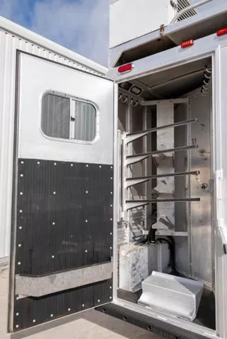 used Horse Trailers Platinum Coach  for sale, in Seguin, TX Thumbnail 12