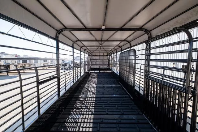 new Stock / Stock Combo Trailers Gooseneck  for sale, in Seguin, TX Thumbnail 16