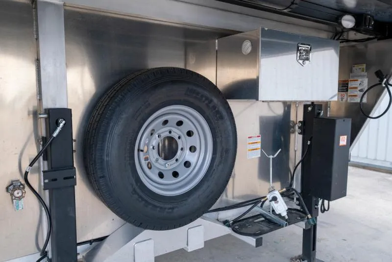 new Horse Trailers Merhow Trailers  for sale, in Seguin, TX Thumbnail 7