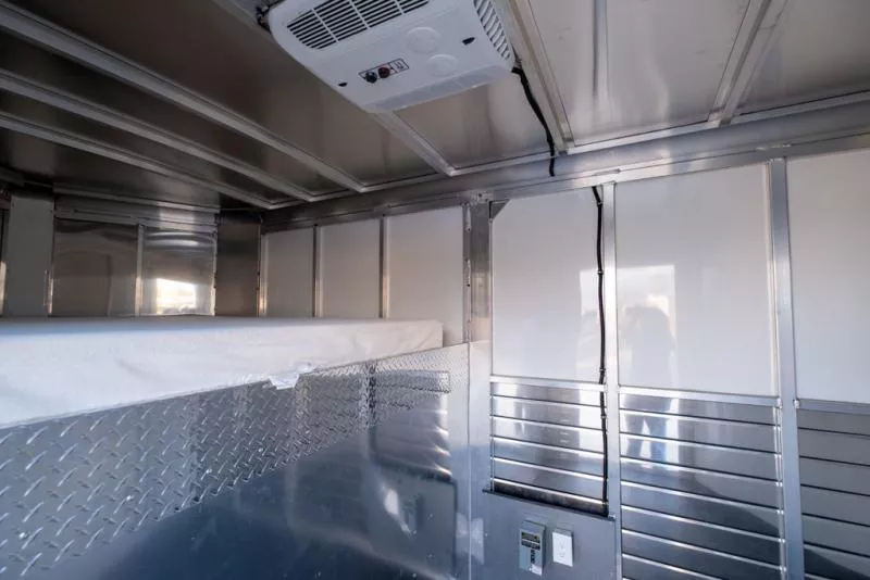 used Horse Trailers Sundowner Trailers  for sale, in Seguin, TX Thumbnail 7