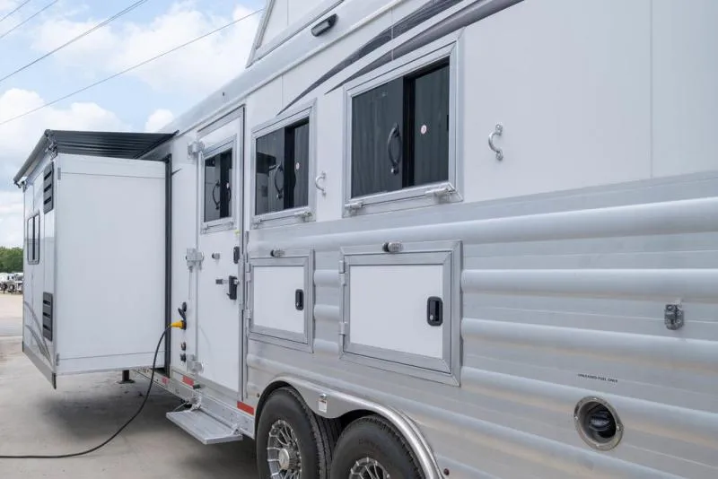 new Horse Trailers Merhow Trailers  for sale, in Seguin, TX Thumbnail 12