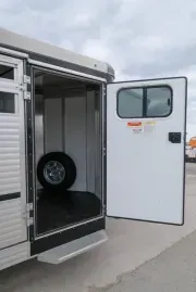 used Horse Trailers Sundowner Trailers  for sale, in Seguin, TX Thumbnail 6
