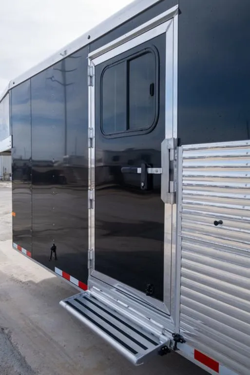 new Horse Trailers Sundowner Trailers  for sale, in Seguin, TX Thumbnail 15