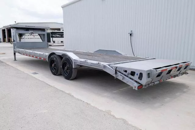 used Equipment / Flatbed Trailers Diamond C Trailers  for sale, in Seguin, TX Thumbnail 2