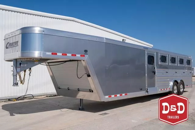 2026 Cimarron Trailers 10 Pen Showstar LX Low Pro Trailer 