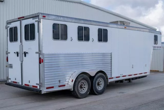 used Horse Trailers Featherlite  for sale, in Seguin, TX Thumbnail 3