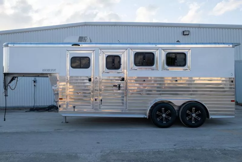 used Horse Trailers Sundowner Trailers  for sale, in Seguin, TX Thumbnail 2
