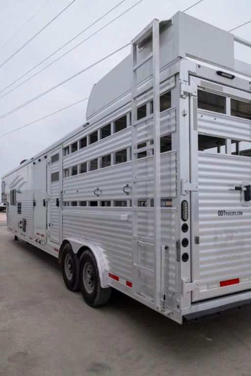 used Horse Trailers Lakota  for sale, in Seguin, TX Thumbnail 34