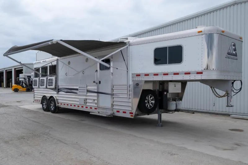 used Horse Trailers Elite Trailers  for sale, in Seguin, TX Thumbnail 17