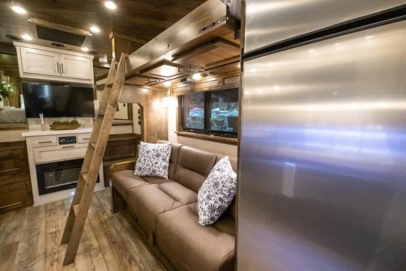 new Horse Trailers Elite Trailers  for sale, in Seguin, TX Thumbnail 32