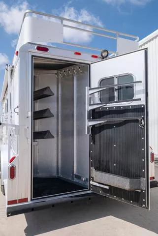 used Horse Trailers Platinum Coach  for sale, in Seguin, TX Thumbnail 11