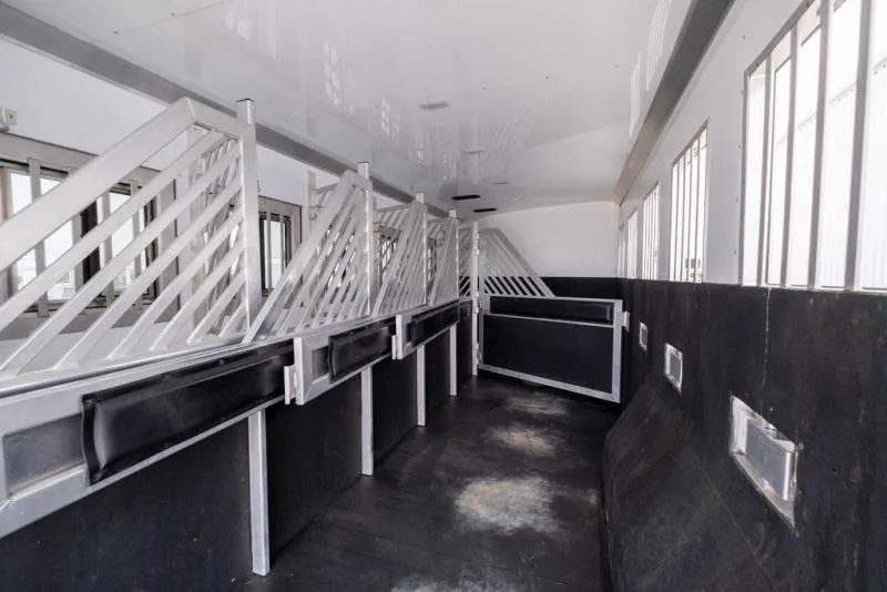 used Horse Trailers Bloomer  for sale, in Seguin, TX Thumbnail 30