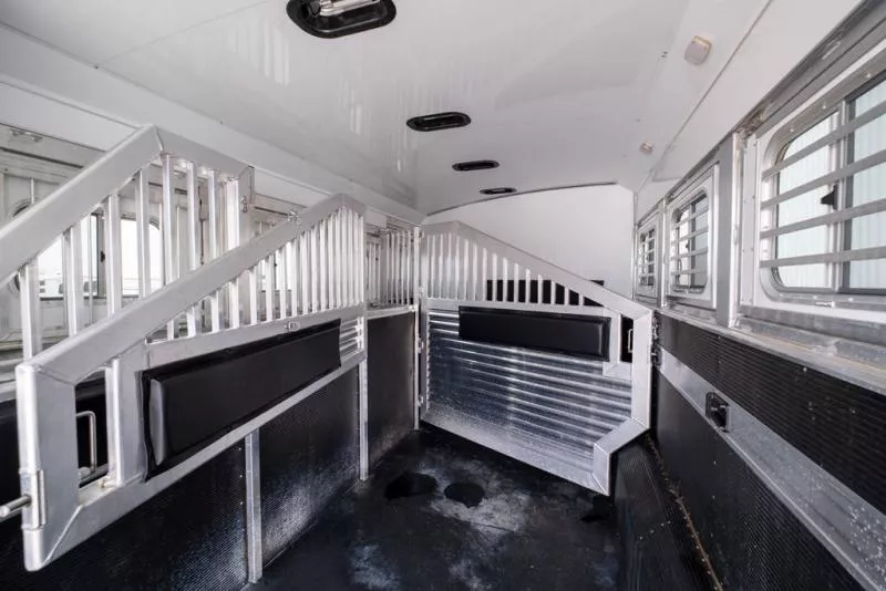 used Horse Trailers Elite Trailers  for sale, in Seguin, TX Thumbnail 31