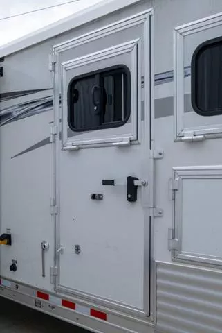 used Horse Trailers Lakota  for sale, in Seguin, TX Thumbnail 7