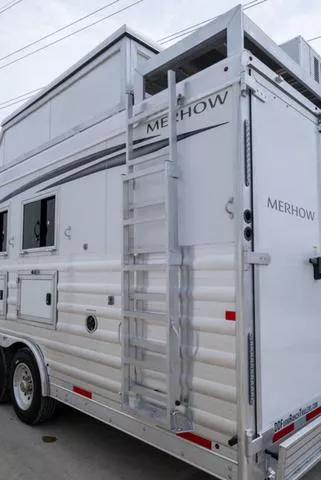 new Horse Trailers Merhow Trailers  for sale, in Seguin, TX Thumbnail 9