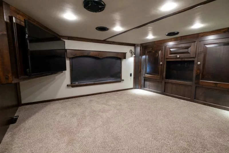 used Horse Trailers Elite Trailers  for sale, in Seguin, TX Thumbnail 7