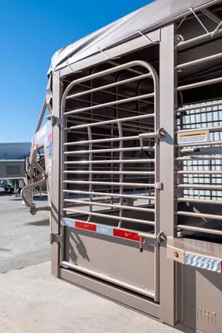 new Stock / Stock Combo Trailers Gooseneck  for sale, in Seguin, TX Thumbnail 6