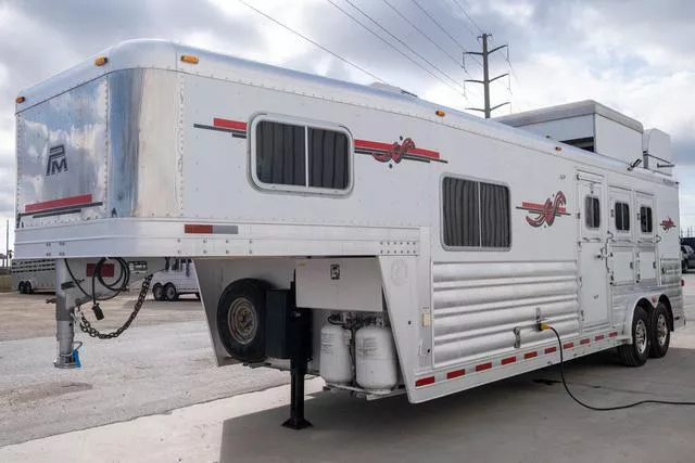used Horse Trailers Platinum Coach  for sale, in Seguin, TX Thumbnail 5