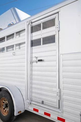 used Horse Trailers Sundowner Trailers  for sale, in Seguin, TX Thumbnail 12