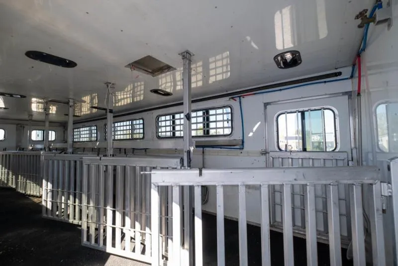 used Horse Trailers Sundowner Trailers  for sale, in Seguin, TX Thumbnail 12