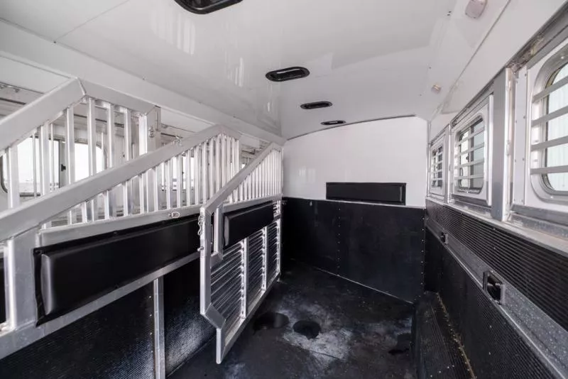 used Horse Trailers Elite Trailers  for sale, in Seguin, TX Thumbnail 32