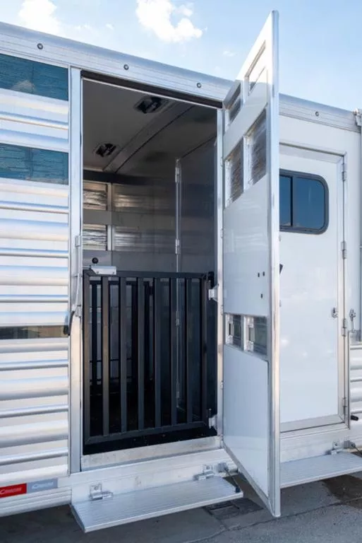 used Horse Trailers Cimarron Trailers  for sale, in Seguin, TX Thumbnail 28