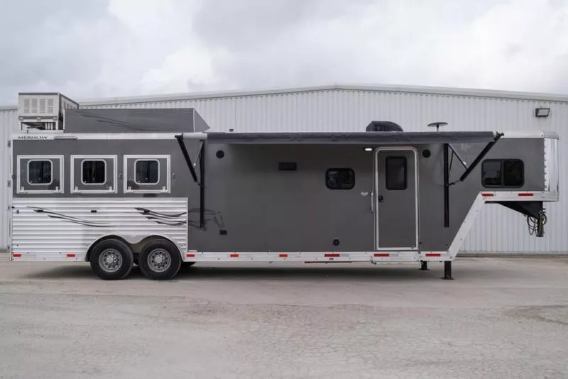 used Horse Trailers Merhow Trailers  for sale, in Seguin, TX Thumbnail 2