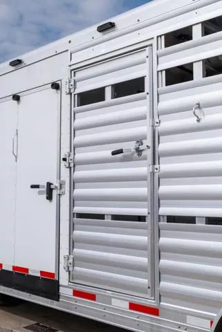used Horse Trailers Exiss Trailers  for sale, in Seguin, TX Thumbnail 10