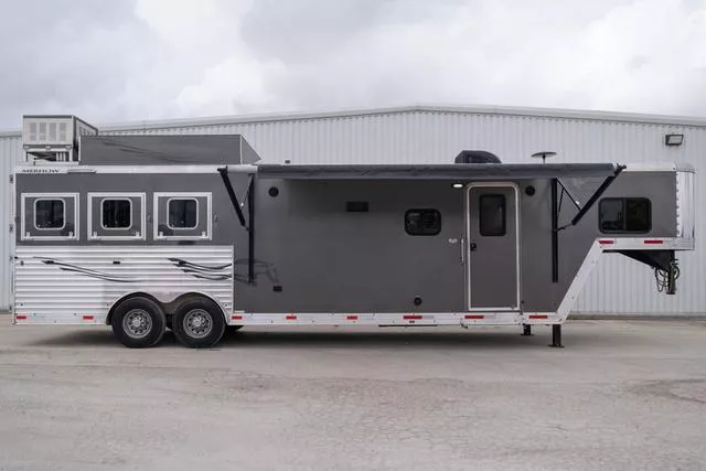 used Horse Trailers Merhow Trailers  for sale, in Seguin, TX Thumbnail 2