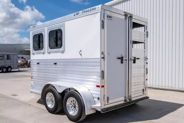 used Horse Trailers CM Trailers  for sale, in Seguin, TX Thumbnail 3