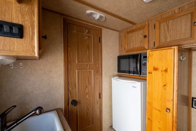 used Horse Trailers Sundowner Trailers  for sale, in Seguin, TX Thumbnail 8