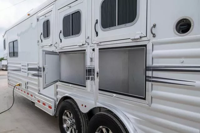 used Horse Trailers Elite Trailers  for sale, in Seguin, TX Thumbnail 9