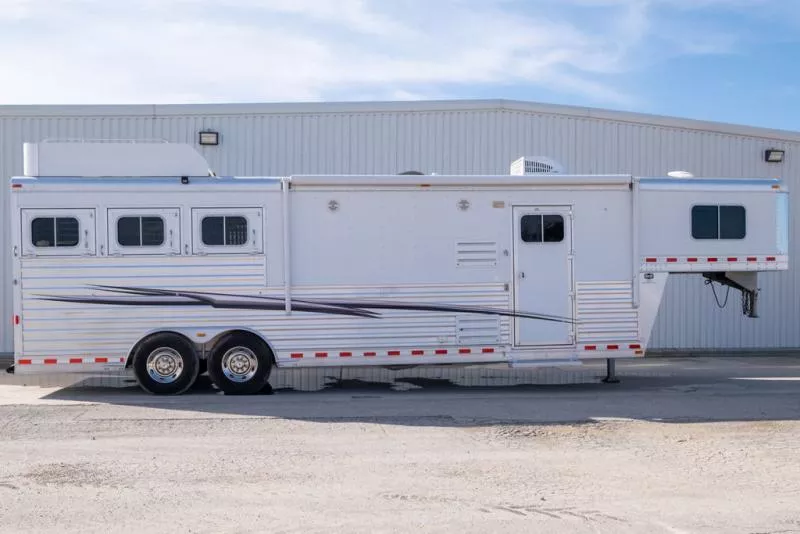 used Horse Trailers Elite Trailers  for sale, in Seguin, TX Thumbnail 2