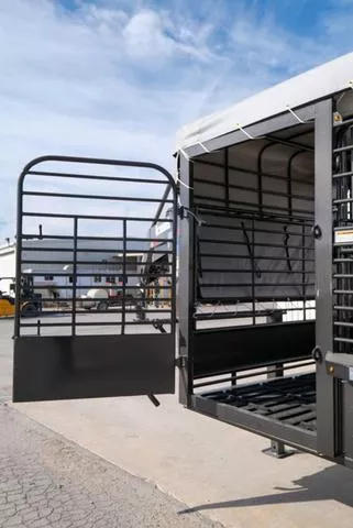 new Stock / Stock Combo Trailers Gooseneck  for sale, in Seguin, TX Thumbnail 7