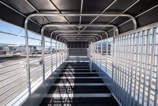 new Stock / Stock Combo Trailers Gooseneck  for sale, in Seguin, TX Thumbnail 15