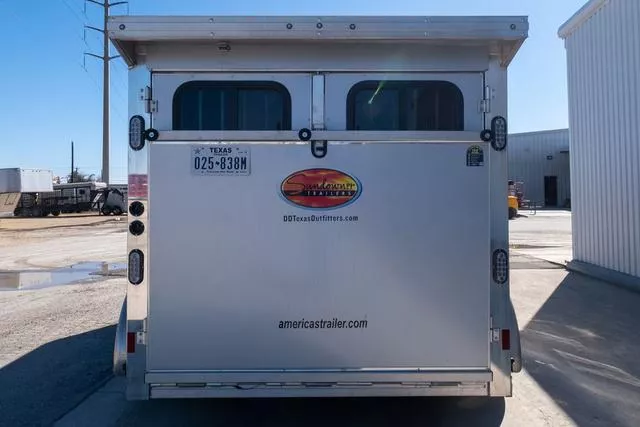 used Horse Trailers Sundowner Trailers  for sale, in Seguin, TX Thumbnail 15