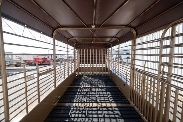 new Stock / Stock Combo Trailers Gooseneck  for sale, in Seguin, TX Thumbnail 15