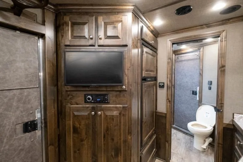 used Horse Trailers Elite Trailers  for sale, in Seguin, TX Thumbnail 15