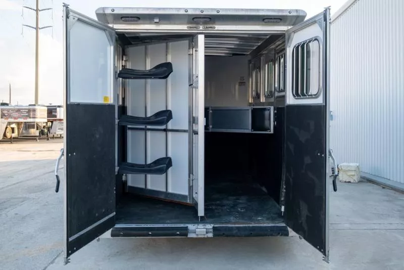 used Horse Trailers Sundowner Trailers  for sale, in Seguin, TX Thumbnail 19