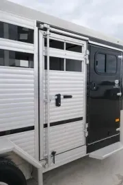 used Horse Trailers Sundowner Trailers  for sale, in Seguin, TX Thumbnail 8