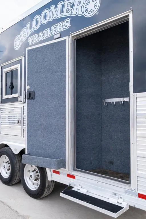 used Horse Trailers Bloomer  for sale, in Seguin, TX Thumbnail 19