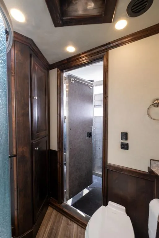 used Horse Trailers Elite Trailers  for sale, in Seguin, TX Thumbnail 14