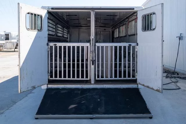 used Horse Trailers Sundowner Trailers  for sale, in Seguin, TX Thumbnail 19